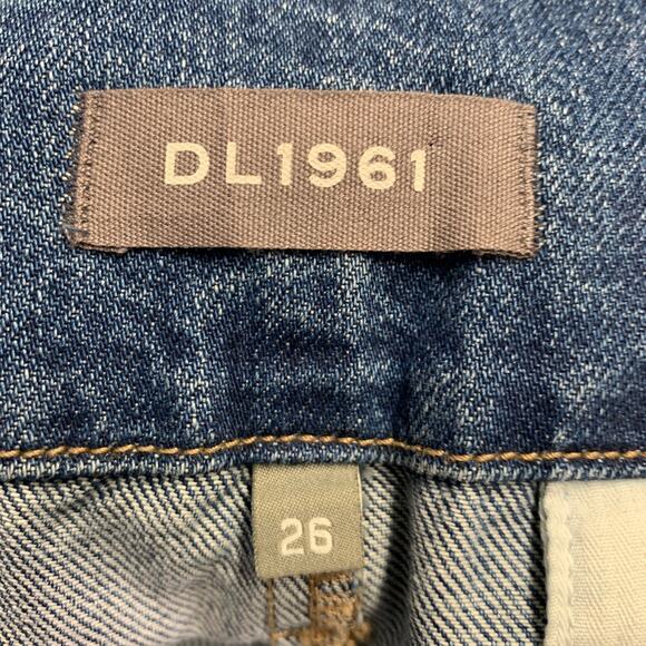 DL1961 Size 26 Blue Cotton Denim High Waisted Pleated Belted Jeans - Picture 3 of 5